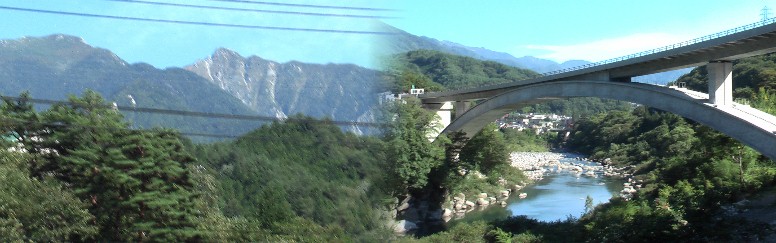 木曽観光連盟発行「中山道を歩く」小冊子に上松宿まで約4キロは19号線の車の往来激しく 歩道も無く、この右岸道路(歩道はありませんが)を通行して下さいとありますので、木曽駒 ケ岳67年ぶりの身近な山容を見(左写真奥の山)、木曽の激流の音を堪能