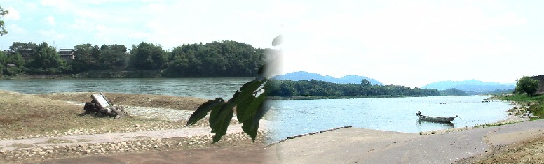 渡船場から見る対岸と下流の木曽川風景。江戸時代後期まで使用されたという。