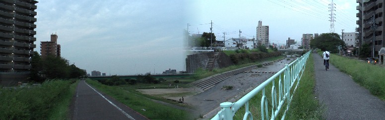 竹越付近の矢田川堤防とサイクリングコース。