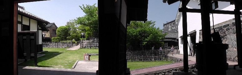 瀧田家下のポケットパークの風景。