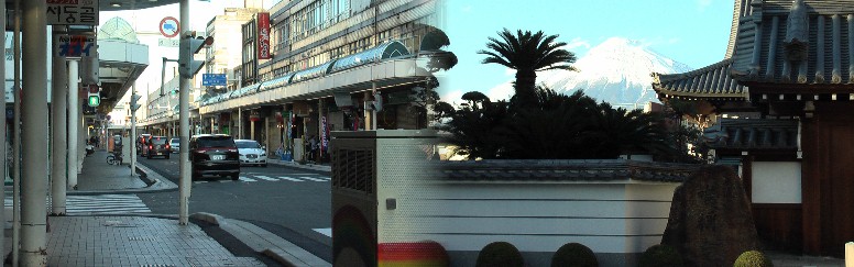 富士市「吉原宿の今昔」によれば:唯称寺(写真右)参道入り口付近に問屋場跡(メガネの ヤナセ前付近)、高札場跡、脇本陣跡が並んでありました。2012.3.25記。