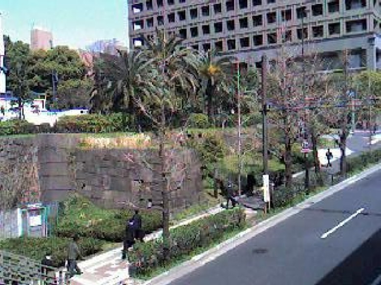 赤坂見附址（石垣）。 クリエイティブ・コモンズ 表示-継承ライセンスの下で利用可能です 赤坂見附跡。 赤坂見附跡から旧赤坂プリンスホテルの高層ビルをのぞむ③ 赤坂見附