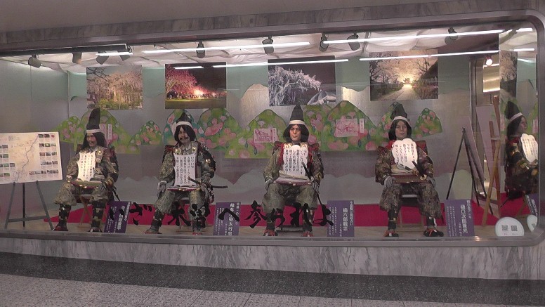 中山道・宮ノ越宿 恵那市大井橋で撮影したものです。 国道１９号線に立つ宮ノ越宿の案内板（北入り口）。 宮ノ越宿の案内板 権兵衛峠を越え伊那へ行く街道の分岐でもあり、道中の霊を弔うために庚申塔はじめ多くの石碑が 立てられています。 庚申塚。 