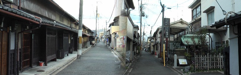 左は聚楽第跡地・松林寺付近の佇まい。右は秀勝邸跡伝承地とされる場所（上記）。