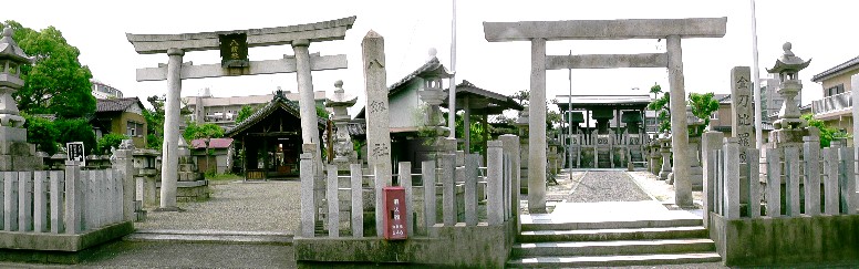 金刀比羅宮（右）。八剱社（左）。