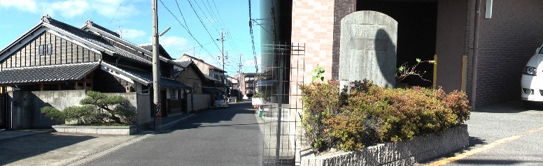 右は「丹羽盤桓子(にわばんかんし)誕生地」（井之口村出身）安永２年（１７７３）～ 天保１１年尾張藩の徳川斉温の侍講、能書家、藩校明倫堂の教授などを勤めた。 左は四ツ谷追分手前の美濃路の街並み。北進してきた美濃路はここで西へ向かう。