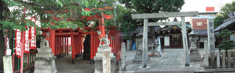 蜂谷宗意宅跡から西へ７，８０メートルにある御深井弁天（おふけべんてん）と呼ばれる 宗像神社と西隣の和徳稲荷大明神です。弁天通りの名もここに由来するといわれる。 例大祭は１０月９，１０日です。