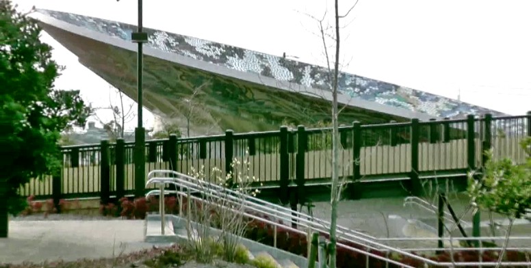 瀬戸万博記念公園内の天水皿。