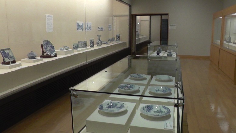 愛知・３８市史跡・社寺めぐりー瀬戸市(その３) 「日本遺産のまち瀬戸市」 「パルテイー瀬戸」（名鉄瀬戸線・尾張瀬戸駅前）。 パルテイー瀬戸（名鉄瀬戸線・尾張瀬戸駅前）。 せともの人形拡大。 新着情報・藤井棋士五冠達成を祝う旅（遅ればせながら