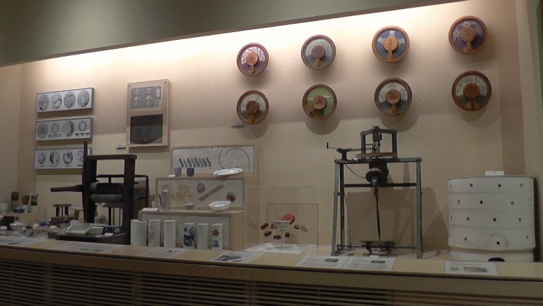 愛知・３８市史跡・社寺めぐりー瀬戸市(その３) 「日本遺産のまち瀬戸市」 「パルテイー瀬戸」（名鉄瀬戸線・尾張瀬戸駅前）。 パルテイー瀬戸（名鉄瀬戸線・尾張瀬戸駅前）。 せともの人形拡大。 新着情報・藤井棋士五冠達成を祝う旅（遅ればせながら