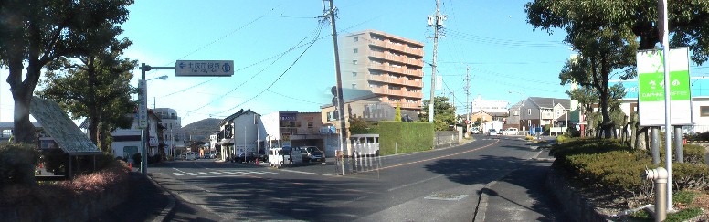 土岐市役所前の街道風景。