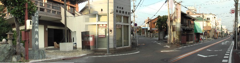 右：佐屋街道烏森地区。中：烏森郵便局。左は相応寺。 烏森郵便局:相応寺